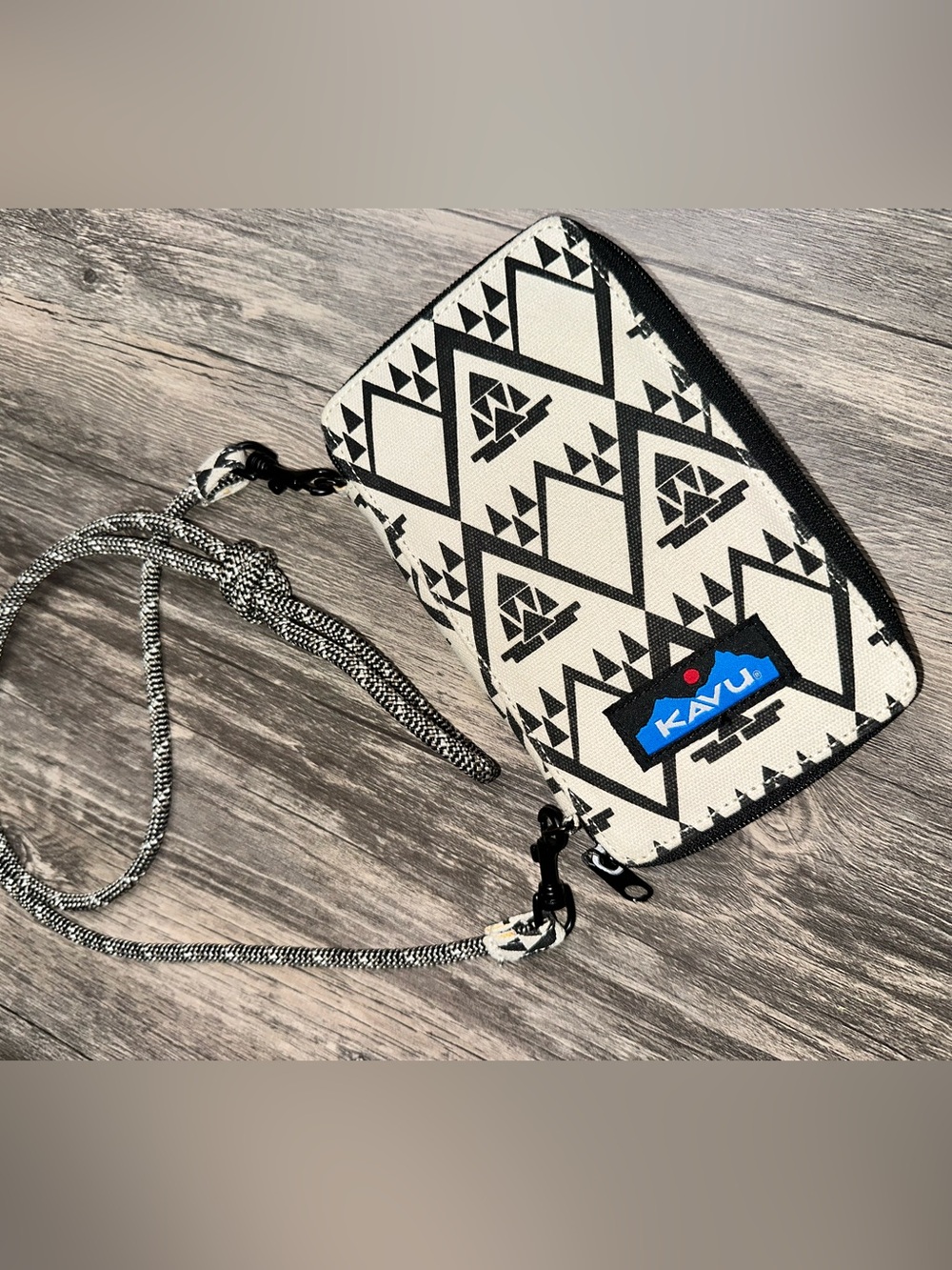 Kavu Black & White Geometric Crossbody Wallet with Rope Strap